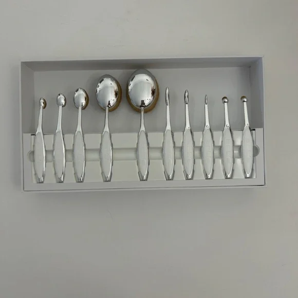 Artis Elite Collection Mirror Finish 10-Piece Makeup Brush Set. - Picture 2 of 3